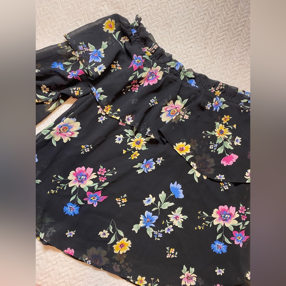 Long sleeve floral off the shoulder top, size small